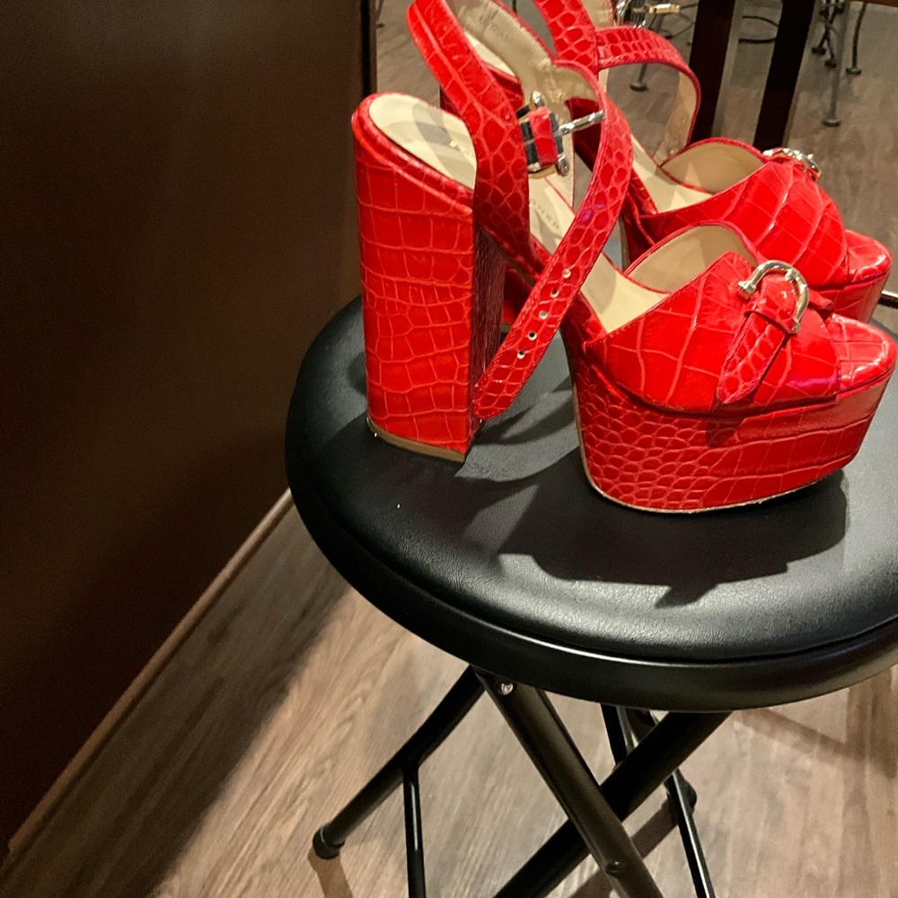Etienne Aigner Red Croc-Embossed Heels - Picture 2 of 4
